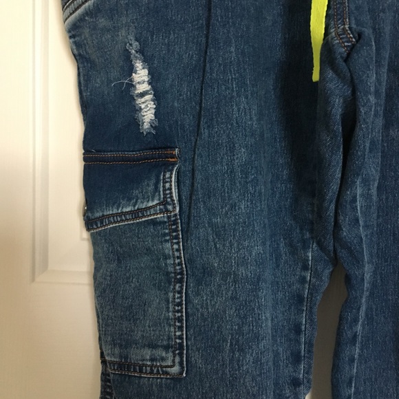 ZUMBA Get Faded Denim Dance Cargo Capri Pants, M - Picture 6 of 8